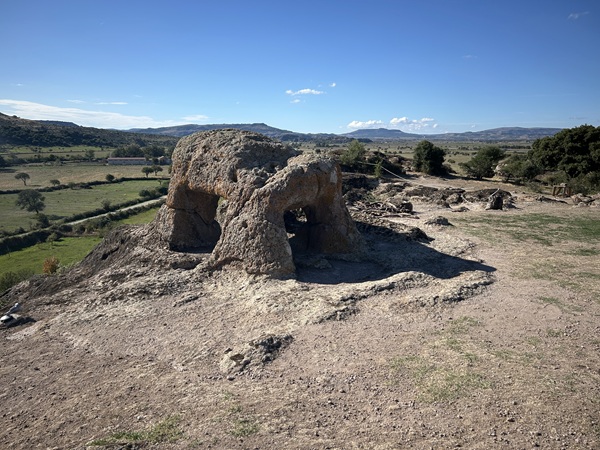 世界遺産 ネクロポリ・サンタンドレア・プリウ ドームス・デ・ヤーナス
